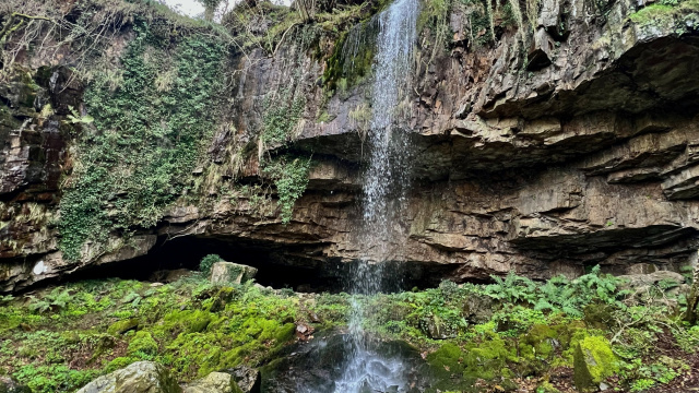 Cueva y cascada del Pímpano